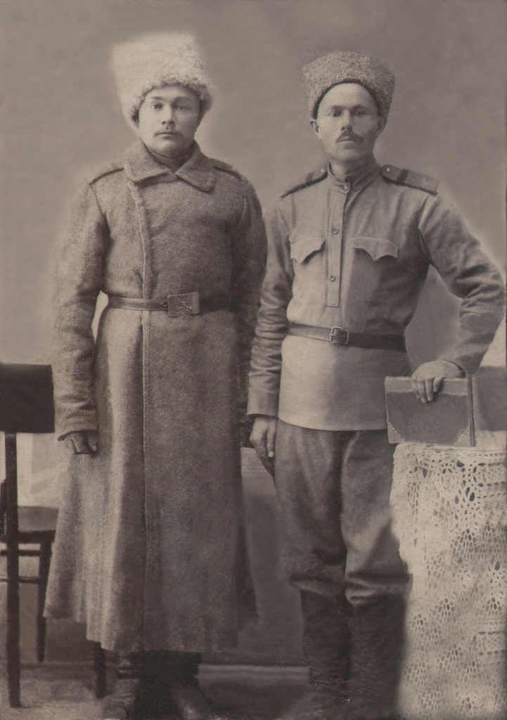 Без названия, 1916 год. Андрей Алексеевич Стрельников (справа) - уроженец города Лебедянь. Фотография из архива Антона Стрельникова.