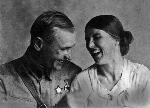 Начальник полковой школы 62 кавалерийского полка особой кавалерийской дивизии Андрей Михайлович Шевченко с женой Марией Васильевной, 1932 - 1935, г. Москва