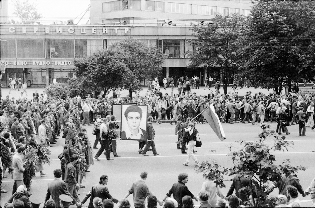 Август 1991-го. Похороны Ильи Кричевского, Дмитрия Комаря и Владимир Усова, 24 августа 1991, г. Москва. 