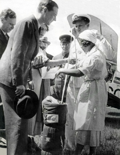 Прием делегации Красного Креста на Центральном аэродроме, 1934 - 1935, г. Москва