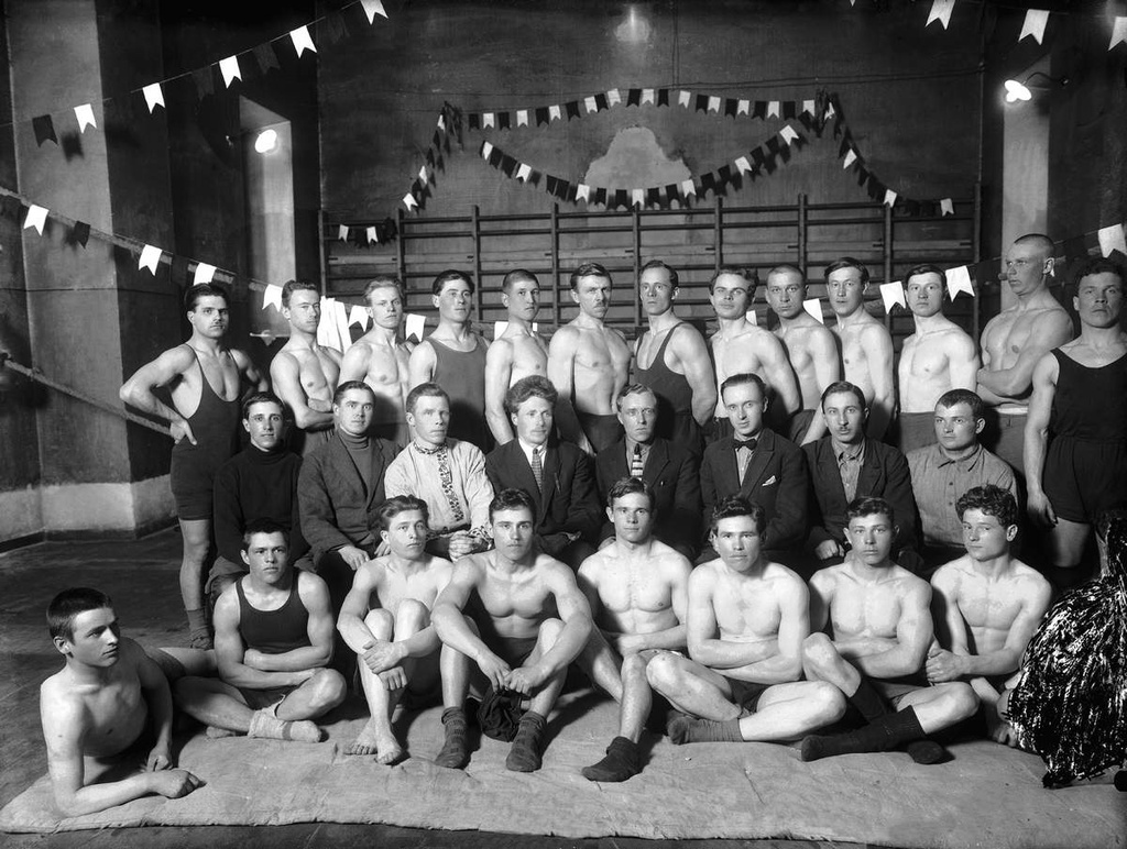 Группа спортсменов, 1930-е, Челябинская обл.