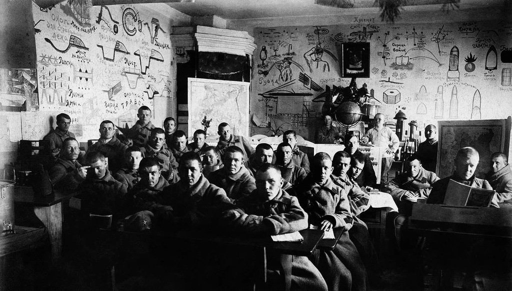 Учебная комната дивизиона ВОГПУ, 1923 год, г. Челябинск