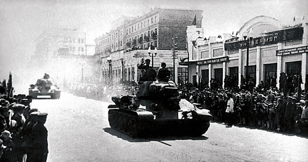 Отправка на фронт 244-й (63-й гвардейской) танковой бригады Уральского добровольческого корпуса, 1943 год, г. Челябинск