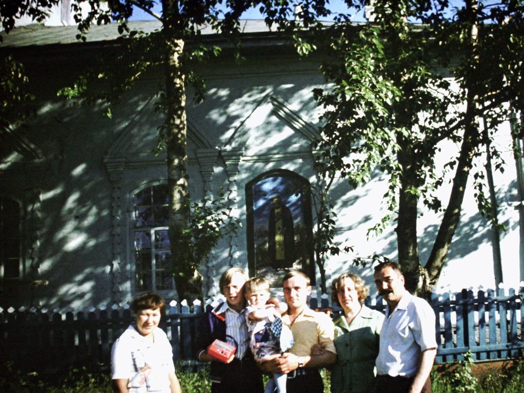Прихожане, 1977 год, Калининская обл., Бежецкий р-н, с. Сукромны. Выставка «Родом из Чудинково» с этой фотографией.&nbsp;