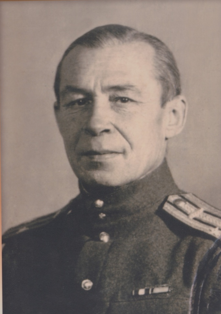 Михаил Николаевич Степанов, 7 - 26 августа 1945. Подполковник, преподаватель танковой академии имени Сталина. Один из разработчиков тактики танкового боя под Прохоровкой на Курской дуге. Фотография из архива Михаила Степанова, прислала Елена Попкова.