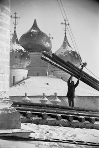 Из серии «Колокола. Сергиев Посад», 1930 год, Московская обл., г. Загорск. Ныне Сергиев Посад.Выставка «"С утра до ночи колокол звонит". Фотографии и дневники Михаила Пришвина» с этой фотографией.&nbsp;