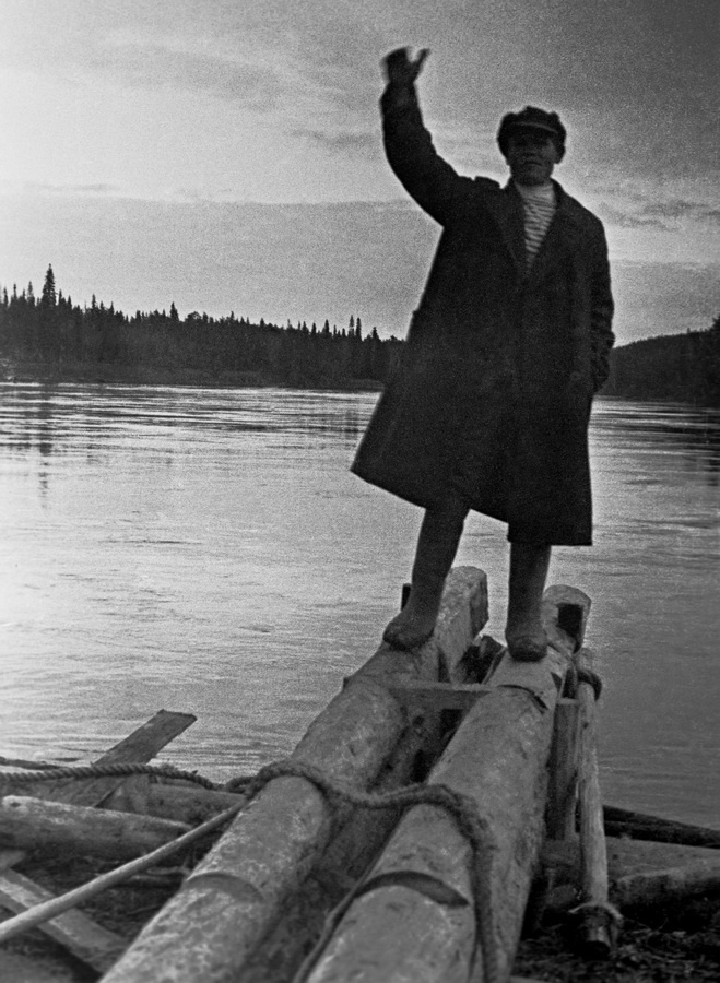 Из серии «Пинега», 1935 год, Северный край. Выставка «"С утра до ночи колокол звонит". Фотографии и дневники Михаила Пришвина» с этой фотографией.&nbsp;