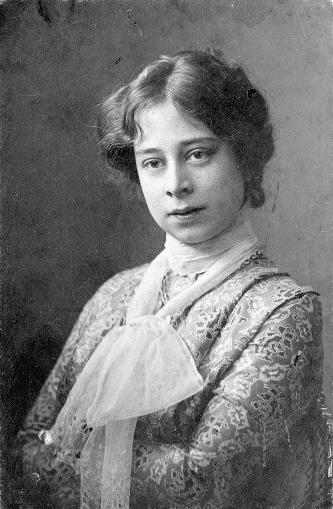 Евгения Алексеевна Иванова (Смирнова), 1915 - 1917, г. Петроград. Евгения Алексеевна – художник, жена  Александра Павловича Иванова.&nbsp;