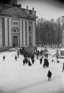 Из серии «Колокола. Сергиев Посад», 1930 год, Московская обл., г. Загорск. Ныне Сергиев Посад.Видео «Чтобы понять Россию, надо понять Лавру…» с этой фотографией.