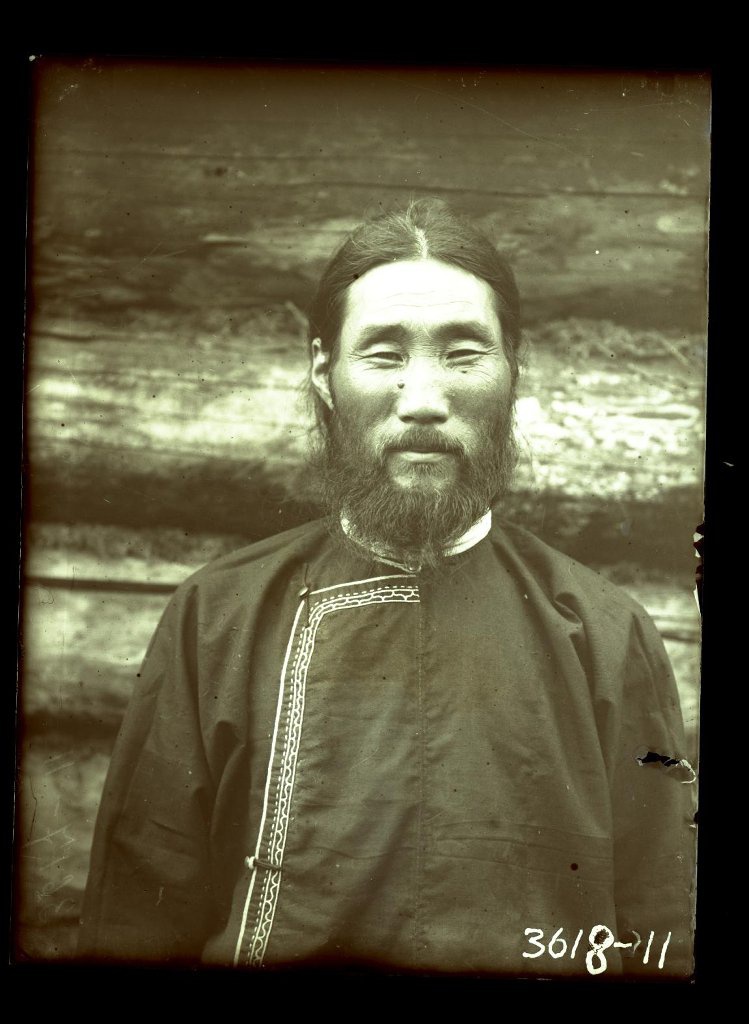 Мужчина из стойбища Булау, 1927 год, Дальневосточный край. Ульчи.Выставка «В фотообъективе Кунсткамеры: антропологическая фотография» с этой фотографией.&nbsp;
