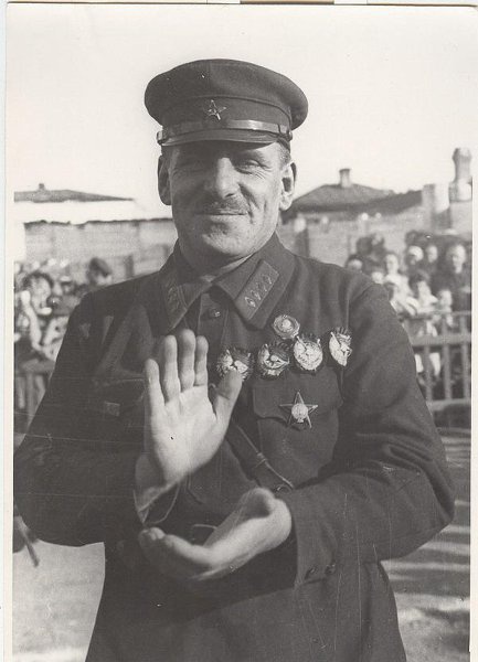 Командующий Особой Дальневосточной Армией (ОДА) Василий Блюхер, январь - октябрь 1935, г. Хабаровск. Выставка «Два советских ордена» с этой фотографией.