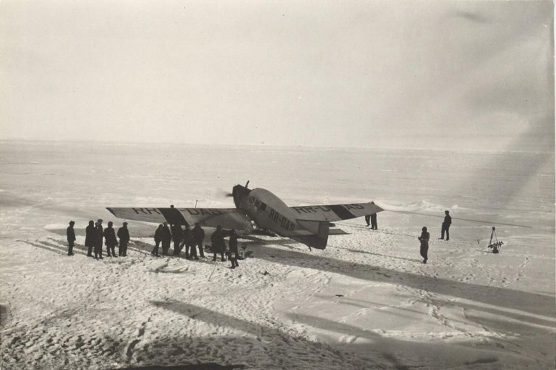 Самолет героя Советского Союза Михаила Бабушкина, июнь 1928. В 1928 году полярный летчик Михаил Бабушкин участвовал в поисках экспедиции Нобиле.