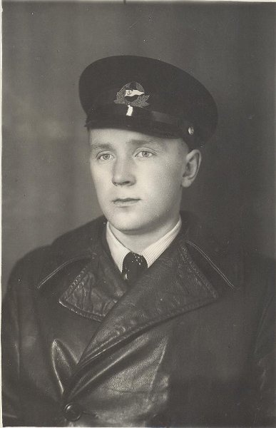 Летчик Валентин Ананьев, 1948 год