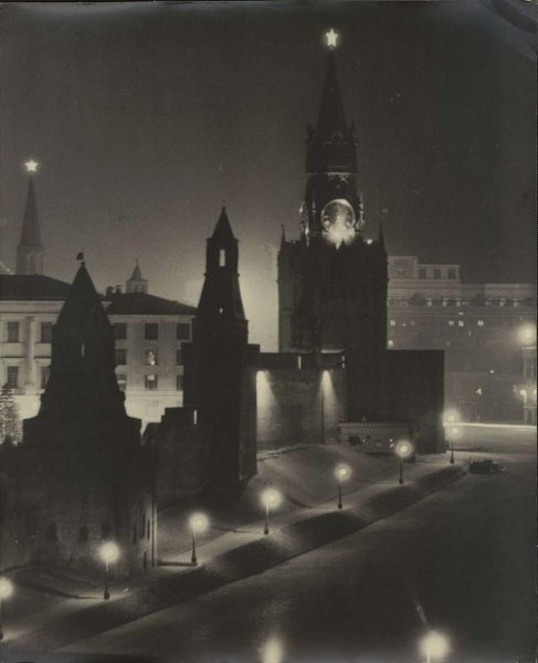Башня Кремля, 1940-е, г. Москва. Выставка «Главные часы государства» с этой фотографией.