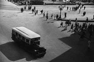 Уличное движение, 1931 год, г. Москва. Выставка «Московский автобус» с этой фотографией.