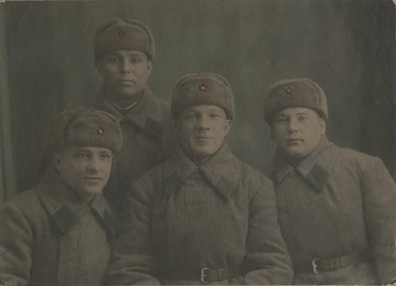 Групповой портрет мужчин в военной форме, 1942 год, г. Москва