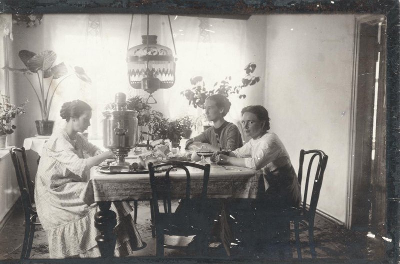 Чаепитие, 1900-е. Выставка «Дореволюционная Россия: за столом» с этой фотографией.&nbsp;