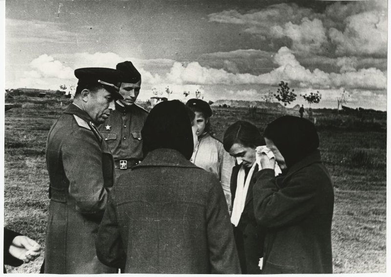 «Горе», 1945 год. Видео «Михаил Исаковский. "Русской женщине"» с этой фотографией.