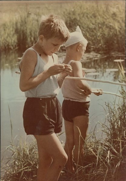 Рыбаки, 1960-е. Выставка «"Ловись рыбка большая..." Рыболовный бум в СССР» с этой фотографией.