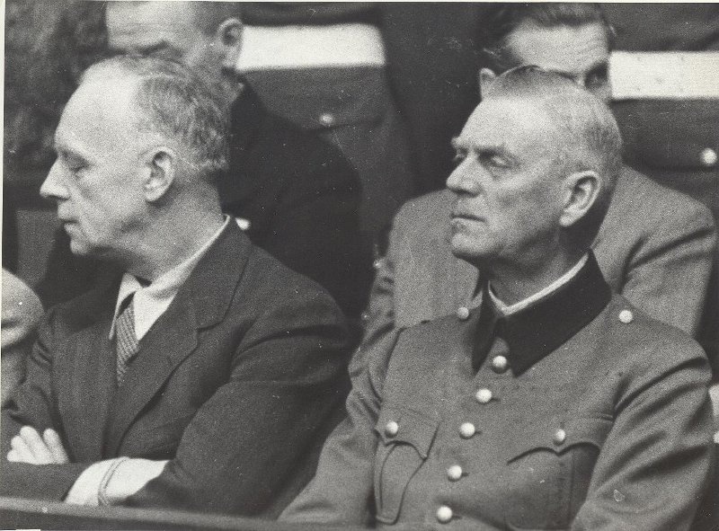 Иоахим фон Риббентроп, Вильгельм Кейтель на скамье подсудимых, 1945 - 1946, Германия, г. Нюрнберг. Нюрнбергский процесс.Видеовыставка «Нюрнбергский процесс» с этой фотографией.