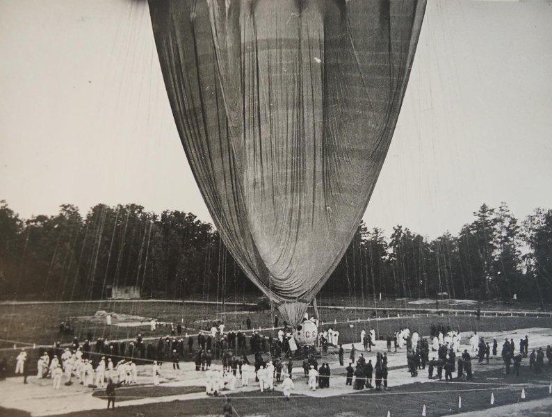Аэростат, 1930-е. Выставка «"На большом воздушном шаре". 15 фотографий с аэростатами» с этой фотографией.