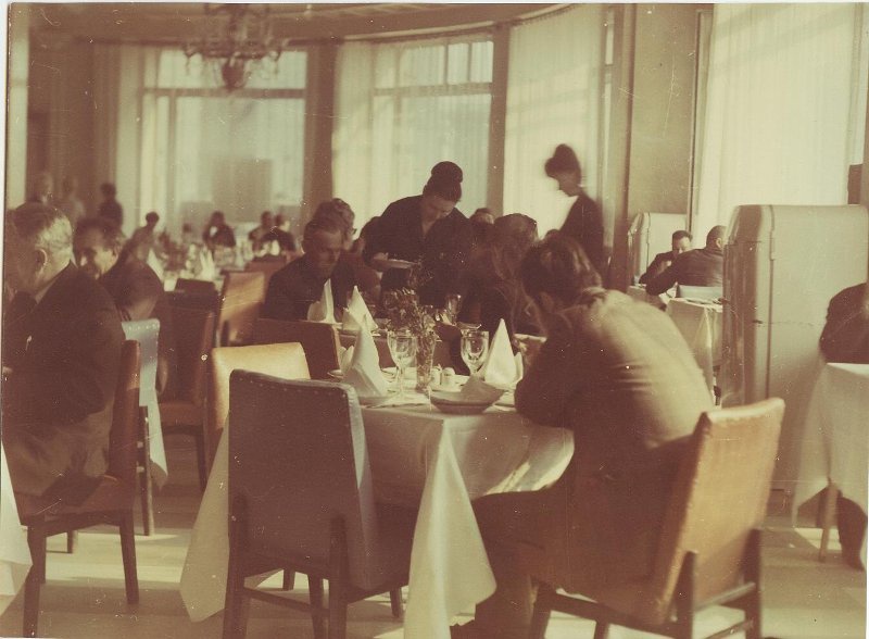 В зале ресторана гостиницы «Националь», 1960-е, г. Москва