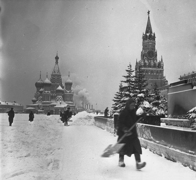 Без названия, 1948 год, г. Москва. Выставка «Такого снегопада...» с этой фотографией.&nbsp;