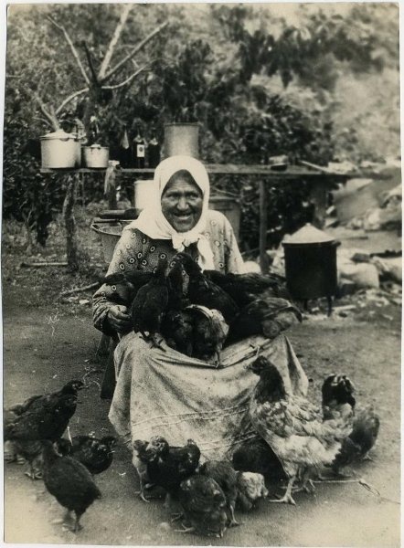 Колхозница с питомцами, 1936 год. Выставки&nbsp;«Двойной портрет: человек и природа» и «Шедевры неизвестных авторов» с этой фотографией.&nbsp;