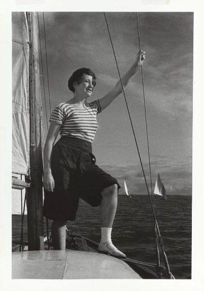 Под парусами на озере Селигер, 1940 год, оз. Селигер. Выставки «По волнами» и «Прогулки на яхте» с этой фотографией. 