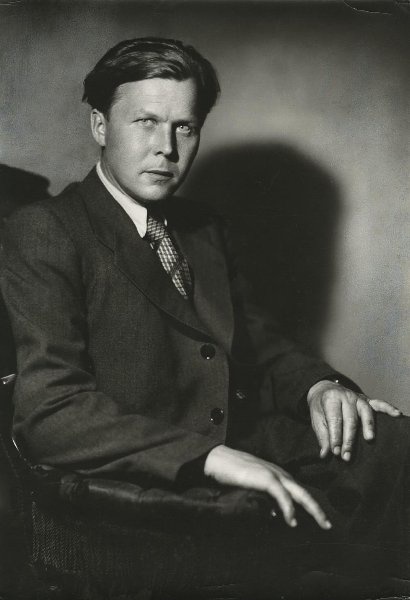 Александр Твардовский, 1950 - 1953. Видео «Александр Твардовский. "Не много надобно труда…"» с этой фотографией.