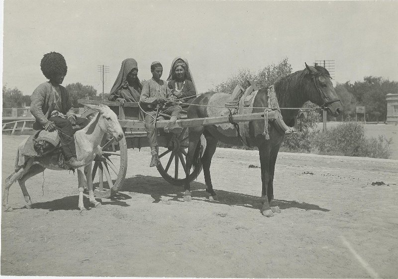 Арба туркменская, 1928 год, Туркменская ССР. Выставка «Советская несоветская Туркмения» с этой фотографией.