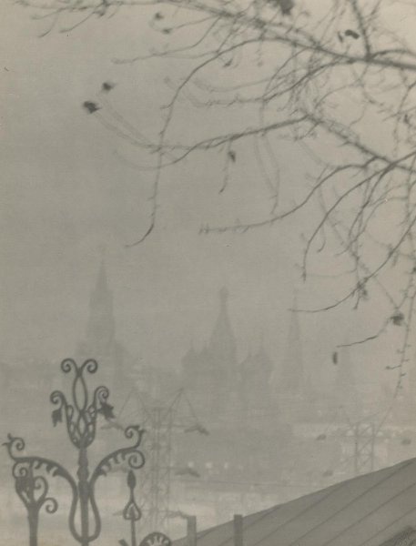 Осень в Москве, 1928 год, г. Москва. Выставка «"Серебряный век" поэзии про осень» с этой фотографией.