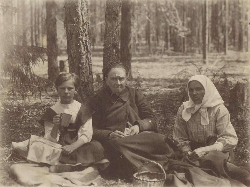 Пикник, 1910-е. Выставка «10 лучших фотографий пикников» с этим снимком.