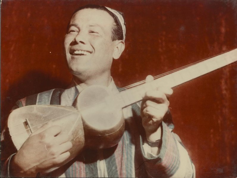 Музыкант, 1930-е, г. Самарканд. Выставка «15 лучших фотографий Роберта Диамента» с этим снимком.