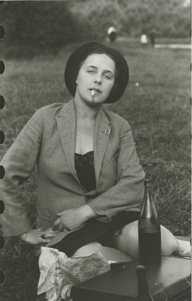 Наташа, 1930-е. Выставки&nbsp;«10 лучших фотографий пикников»,&nbsp;«Не Курить!»&nbsp;и «In vino / pivo / vodka veritas...» с этой фотографией.