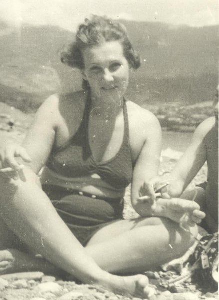 Портрет женщины на пляже, 1950-е. Выставка «Купальный сезон» с этой фотографией.
