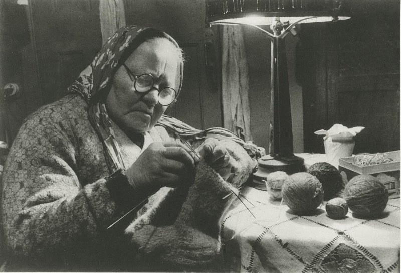 «Моя лепта», 1941 год. Выставка «10 уютных фотографий с настольной лампой» с этим снимком.&nbsp;