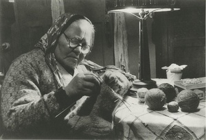 «Моя лепта», 1941 год. Выставки&nbsp;«10 уютных фотографий с настольной лампой», «Женщины на войне»&nbsp;и видео «Михаил Исаковский. "Русской женщине"» с этой фотографией.