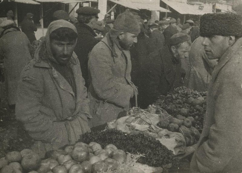 Восточный базар, 1920-е. Выставка «Рыночные отношения» с этой фотографией.