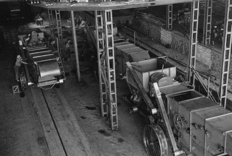 Июля 1932. 50 Тысячный Сталинец на заводе Ростсельмаш.