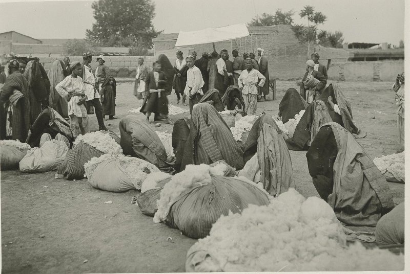 Без названия, 1929 - 1930, Узбекская ССР. Выставка «Жемчужина в оправе скал» с этой фотографией.