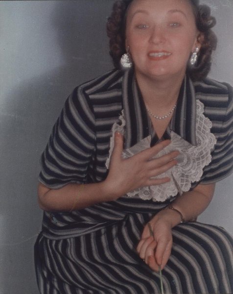 Актриса Галина Теплова, 1952 год. Выставка «Мода в СССР: летние платья 1950–1970-х» с этим снимком.