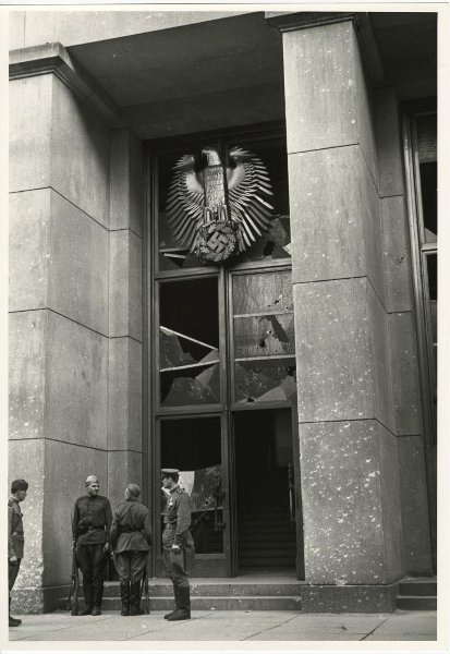 Имперская Канцелярия, 1945 год