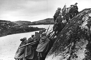 «Солдатский труд». Артиллеристы меняют огневую позицию, 1941 год, Заполярье, п-ов Рыбачий