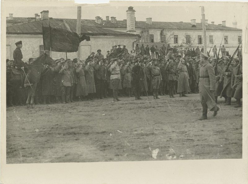 Командующий туркестанским фронтом. Михаил Калинин Гражданская война 1919. Cевастолполь 1919 год. Новоминская 1919 год. 1919 Год в истории России.