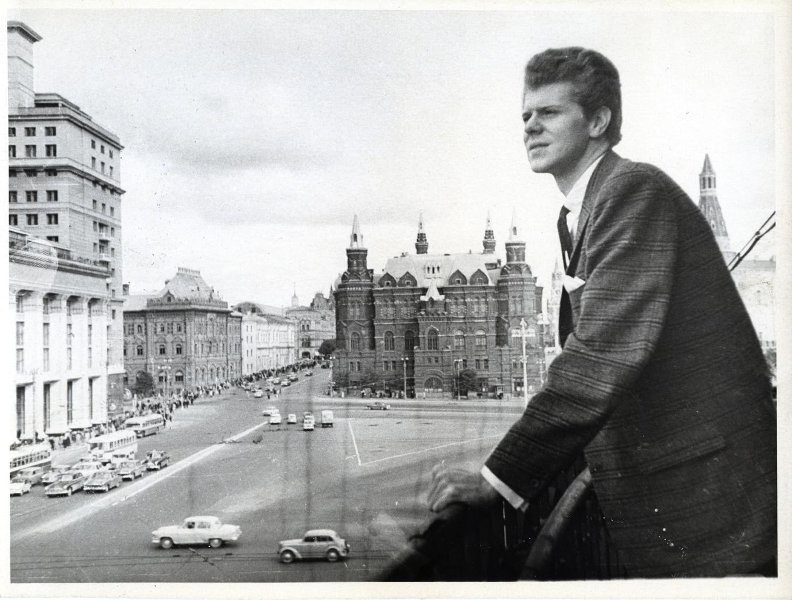 Американский пианист Ван Клиберн в Москве, 1974 год, г. Москва. Выставки&nbsp;«На балконе» и «Янки в СССР» с этой фотографией.Ныне Тверская улица.
