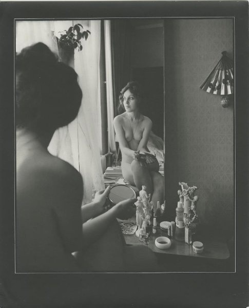 Зеркало, 1980-е. Выставка «10 лучших фотографий: зеркало» с этой фотографией.