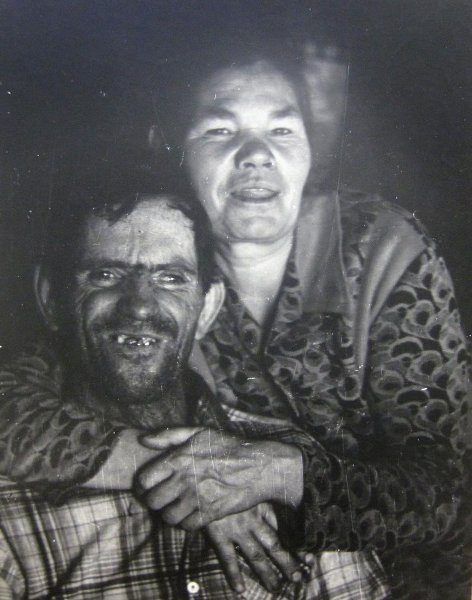 Семейный портрет, 1980 год, Тюменская обл.. Выставка «Супруги ХХ века» с этой фотографией.