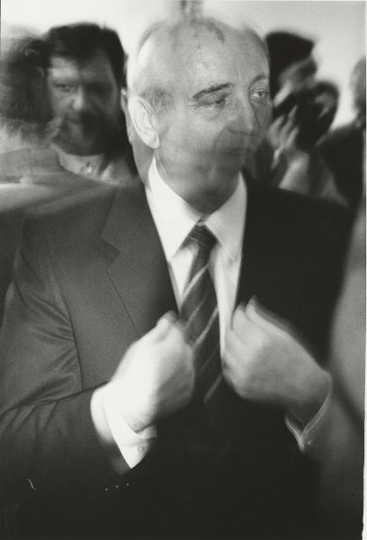 Михаил Горбачев. Презентация Фонда Михаила Горбачева. Из серии «Люди и положения», 1992 год. Выставка «Конфронтация сменилась переговорами» с этой фотографией.