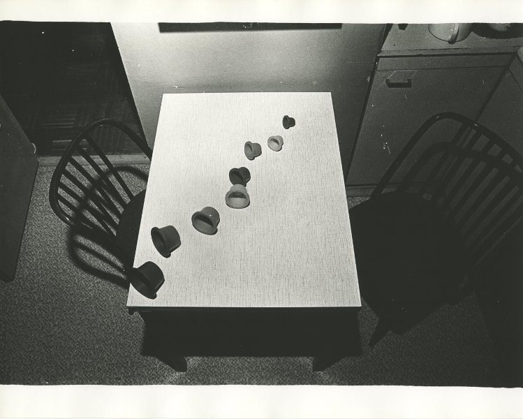 Без названия, 1983 год, г. Москва. Из серии «Кубики».Выставка «Разговоры на кухне» с этой фотографией.